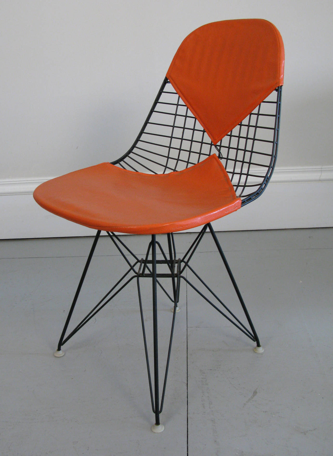 华体会体育官方在线官网 - 坐具|餐椅|办公家具|华体会体育官方在线官网家具|伊姆斯金属线椅（舒适版）